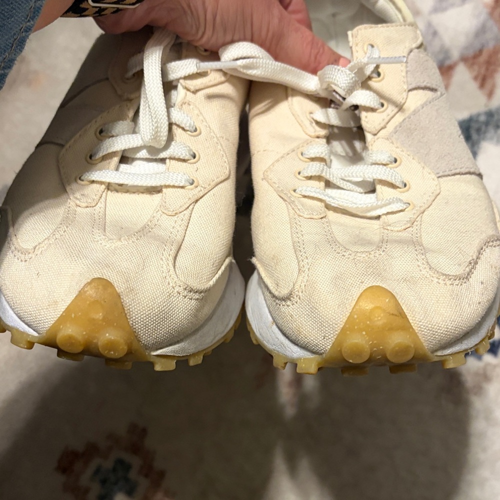 New Balance 327 Cream and Tan Sneakers sz 9 - Picture 3 of 9